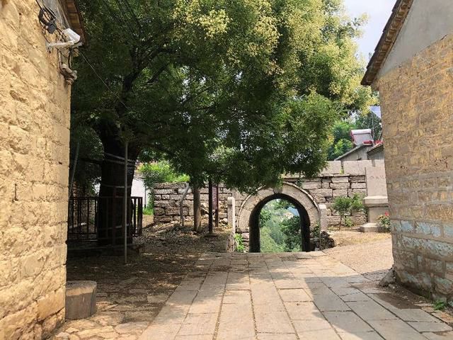 山东省济南市莱芜区和庄镇青石关村