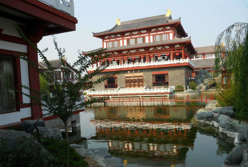 蓬莱唐皇山谷国宾酒庄旅游景区