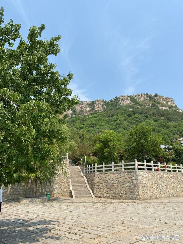 东平县黄石悬崖景区