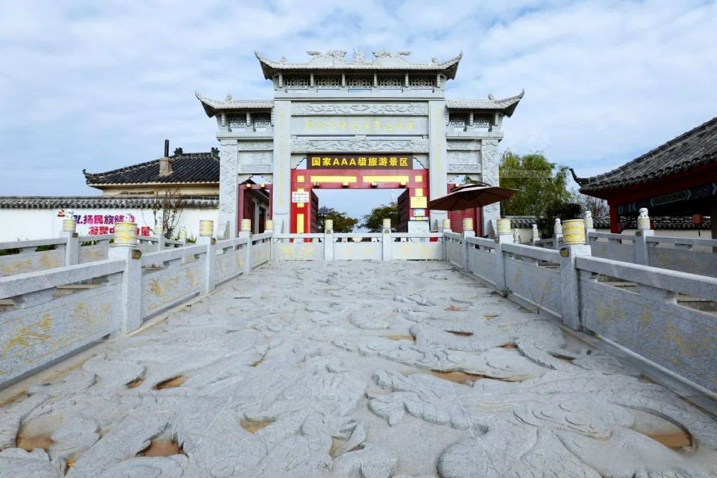 威海回龙山李龙文化民俗园